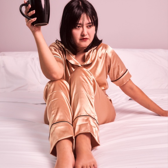 Silky satin pajamas - Picture 5 of 6